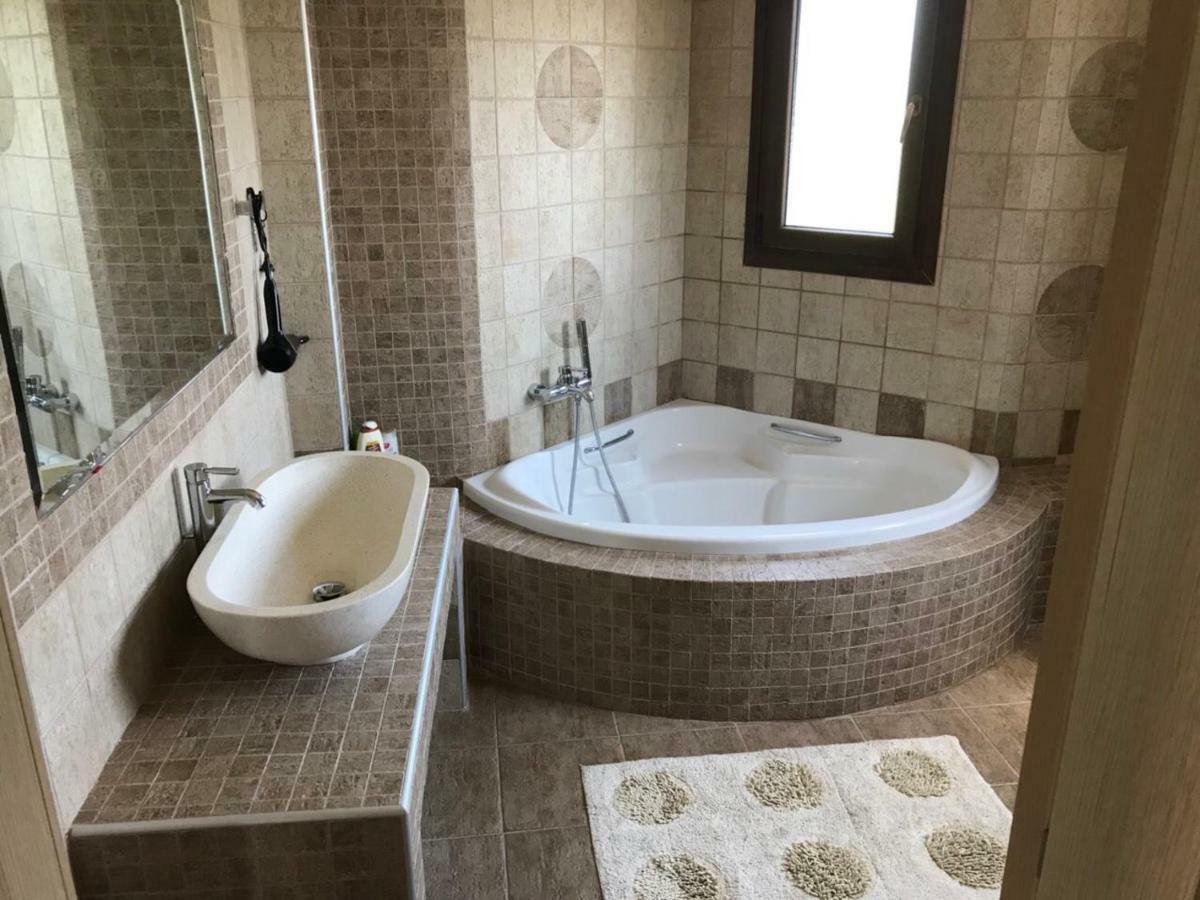 M Varkes Villa نيا موذانيا المظهر الخارجي الصورة